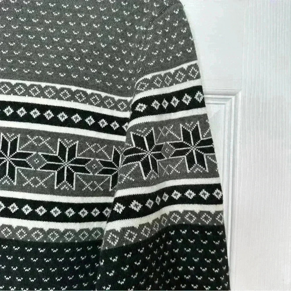 Denver  Hayes Sweater Crew Neck Grey/White/Black Size Medium - Picture 13 of 16